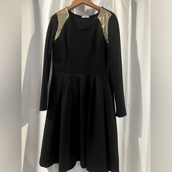 12PM by Mon Ami | Dresses | Womens Black Large Long Sleeved Dress With Gold  Sequin Accents | Poshmark